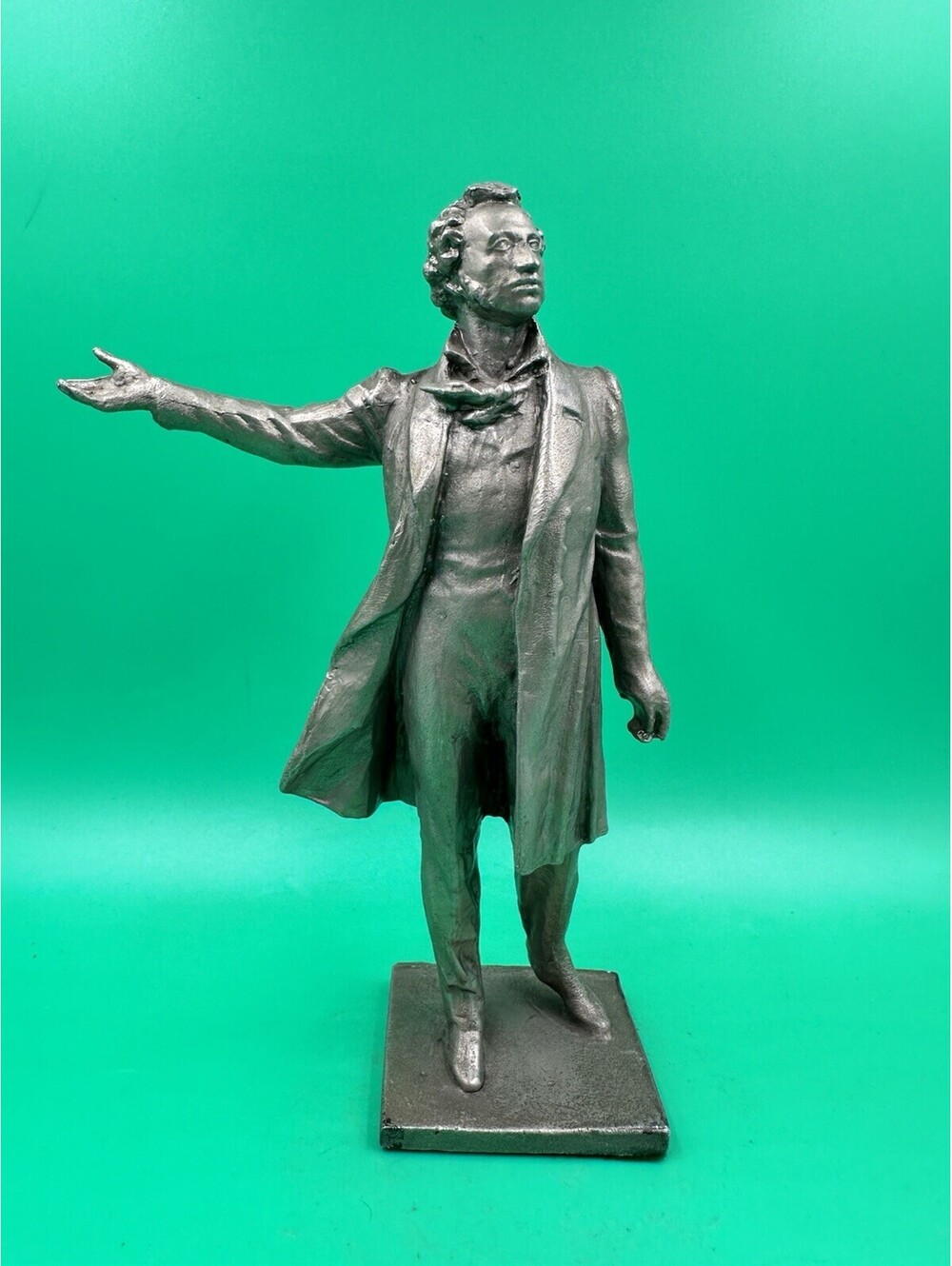 Vintage metal RUSSIAN SOVIET USSR STATUE FIGURINE BUST A. Pushkin Author Writer